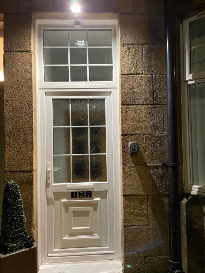 Hla Holytown Apartamento Mossend Exterior foto