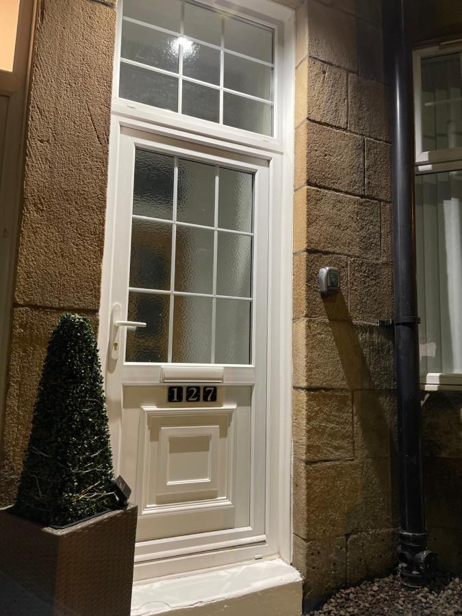 Hla Holytown Apartamento Mossend Exterior foto